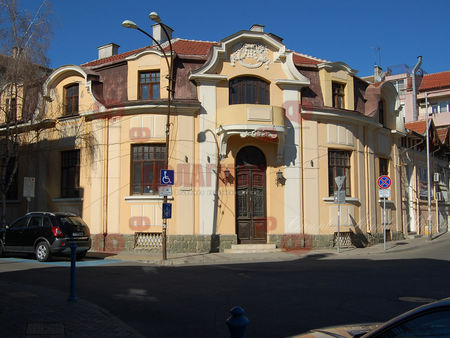 Още един символ на Стария Бургас ще отиде в историята - Родевата къща