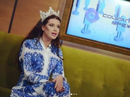 Мис България подарява рокли на абитуриенти