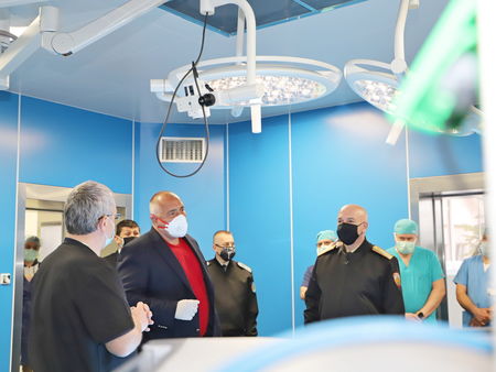Премиерът Бойко Борисов посети модернизираните клиники във ВМА