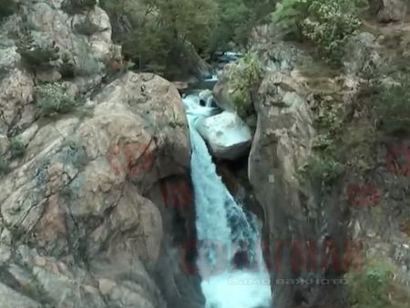 Издирват край водопада над Карлово изчезналия в Стара планина Петър