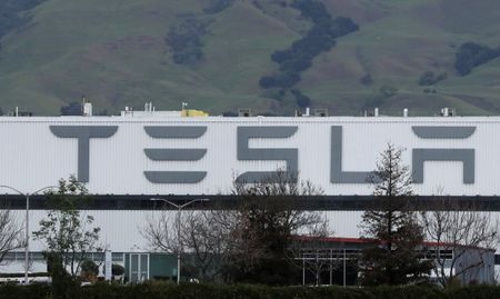 Тесла съди Калифорния, иска да премести завода си в Тексас