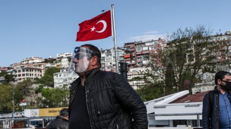 Турция тества за коронавирус всеки пристигащ