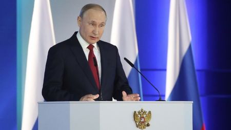 Путин не трябва да прави от историята свой враг