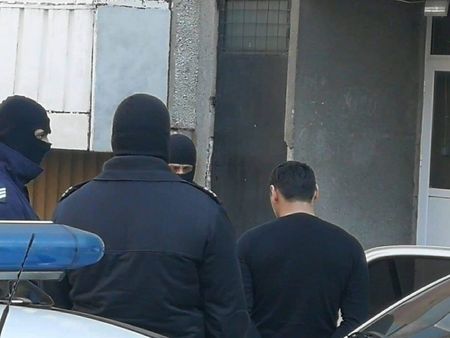 Арестуваха 21-годишен дилър от бургаския ж.к."Славейков"