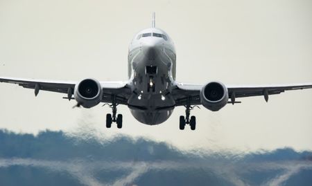 Пътниците в самолетите може да са без маски