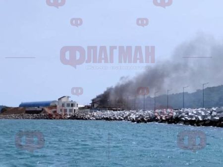 Само във Флагман.бг: Ексклузивно видео от пожара в резиденцията на Ахмед Доган