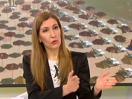Отварят границите и ресторантите на 1 юни изцяло, но туристите ще пишат декларации
