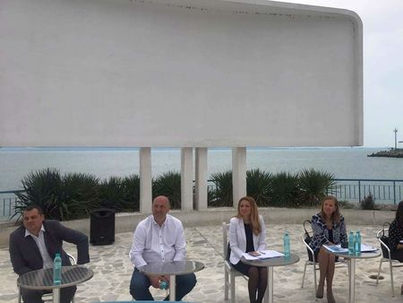 Зам.-министър и депутати от ГЕРБ на среща в Поморие: Разработваме мярка „Съхранение на вино" за лозаро-винарите
