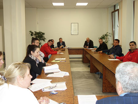 Кметът Николай Димитров предлага: 50% намаление на общинските терени за таксита и заведения в Несебър