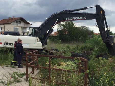 Почистват Малка река и Чакърлийска като превантивна мярка против наводнения