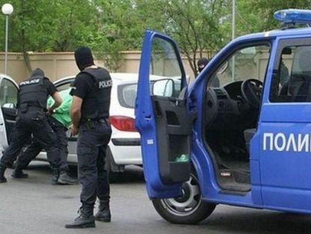 Само във Флагман.бг: Ето кои са арестуваните при спецакцията срещу дрогата в Бургас