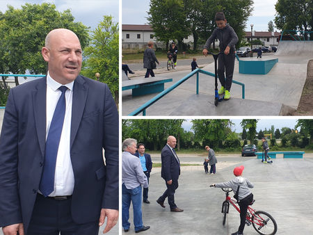 Екстремните спортисти на Поморие впечатлиха кмета Иван Алексиев на скейт парка: Истински професионалисти!