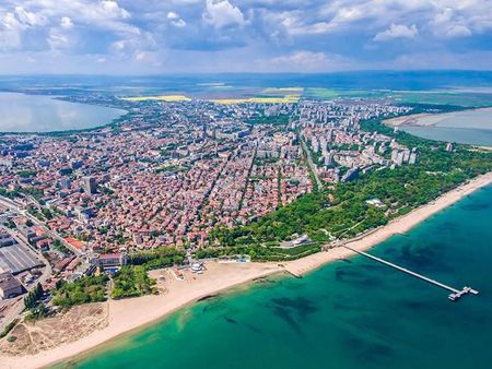 Над 3 хил. души са заменили морето за други градове извън област Бургас, софиянци най-големи мераклии да живеят тук