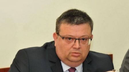 Цацаров: Да ти поиска Полфрийман оставката, си е комплимент