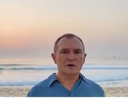 Божков с ново видео от плажа в Дубай: Хунтата граби, прокуратурата им помага, политиците мълчат