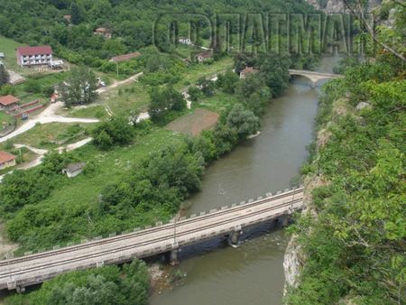 Туристка почина при злополука до Националния пещерен дом край Карлуково