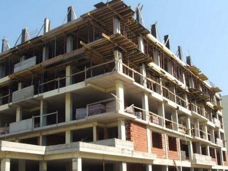 Спад от 15% на строителството през април в кризата