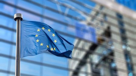 ЕК настоява държавите от ЕС да подкрепят независимите медии