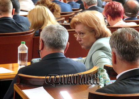 Менда Стоянова: Трябва да възприемем опита на страните, ограничили хазарта до определени места