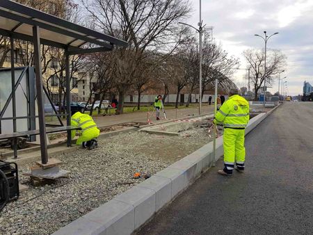 Звеното за спешни ремонти работи активно – сега монтира 60 пейки, поискани от бургазлии