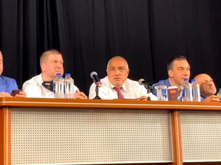 Борисов иска опозицията да подкрепи управлението - догодина идвала тежка криза