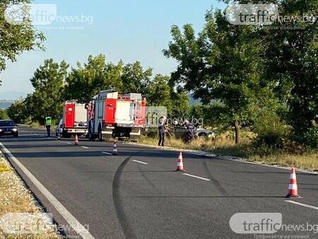 Шофьор на Пежо се блъсна в дърво край Пловдив и загина на място