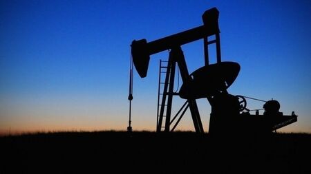 Цените на петрола се сринаха заради опасенията от втора вълна на COVID-19