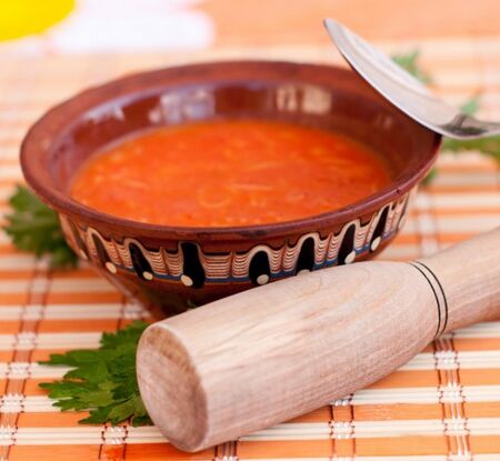 Тез червени домати: Как да направим най-вкусната крем супа с фиде