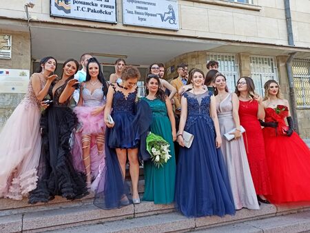 Ето ги звездите на Френската гимназия в Бургас, поемат към елитни университети в чужбина
