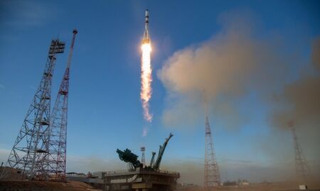 Русия се закани: Ще извежда туристи в Космоса през 2023 година