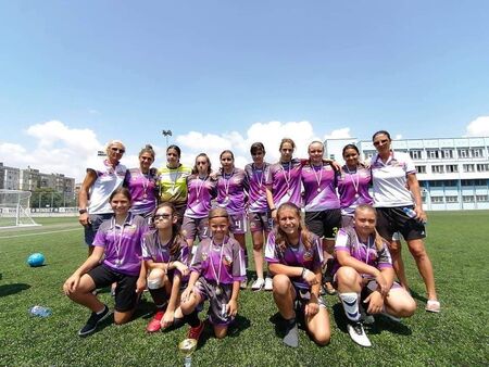 Женски футболен клуб „Бургас“ се завърна със сребро от турнир по футбол за девойки