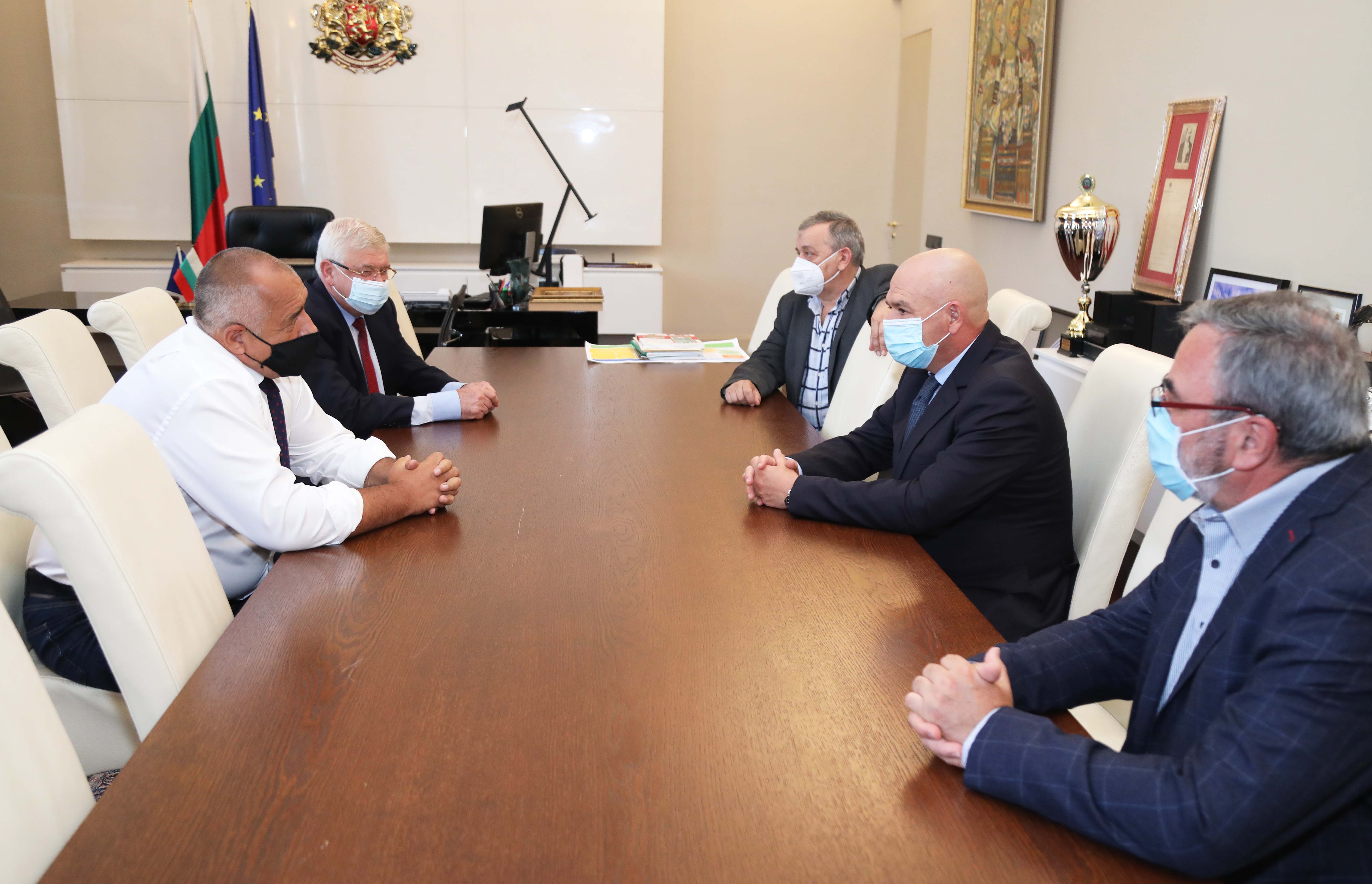 Премиерът на среща с НОЩ: Борисов заръча да се укрепят болниците и да се осигури всичко необходимо за борба с коронавируса