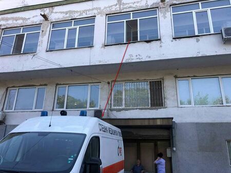 Избягалият от реанимацията на УМБАЛ-Бургас пациент е починал