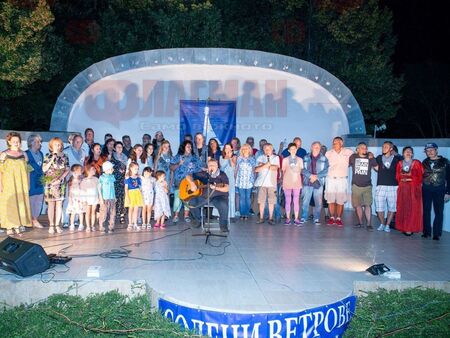 Бургас става столица на изпятата поезия, 9 нови песни в конкурса „Срещу вятъра“