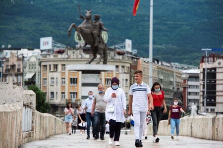 Пандемията в просръбската Северна Македония не стихва