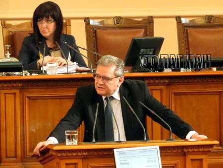 Александър Паунов напуска парламентарната група на „БСП за България“ заради СРС-тата с Божков