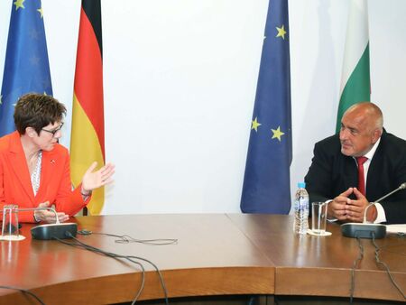 Премиерът Бойко Борисов се срещна с министъра на отбраната на Германия Анегрет Крамп-Каренбауер