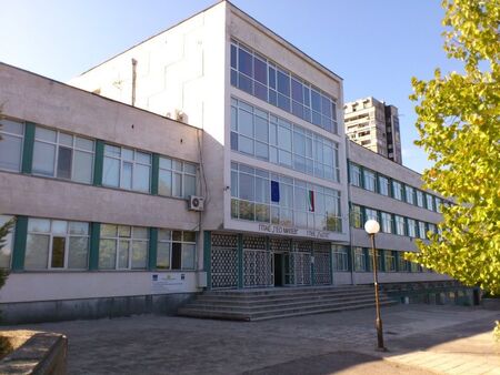 Идва ли краят на сагата със сградата на Английската гимназия в Бургас: Предлагат да се премести в СУ "Добри Чинтулов"