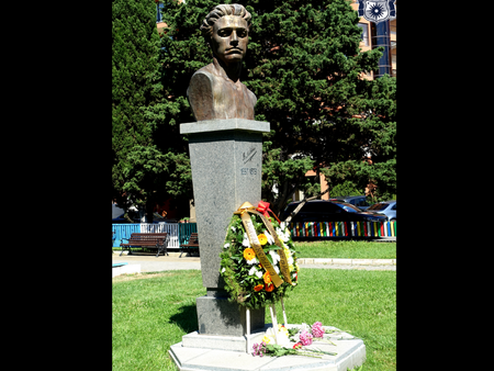 С венци и цветя несебърлии отбелязоха 183 години от рождението на Васил Левски