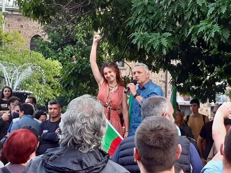 Ден 11: Протестът в София иска "всички вън" и предсрочни избори