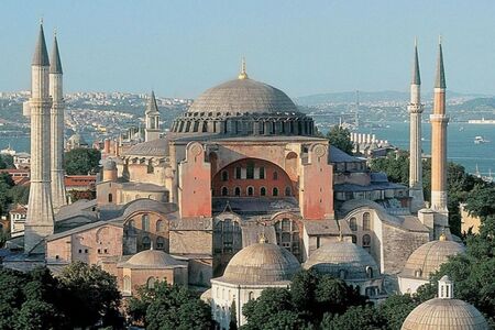 Света София вече е джамия и Ердоган отива на молитва днес