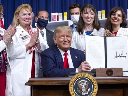 Тръмп обяви, че се намаляват цените на лекарствата с рецепти