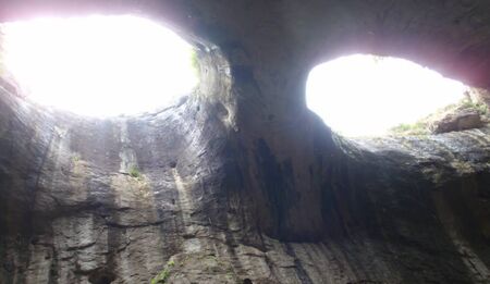Пещера Проходна – да погледнеш през божиите очи