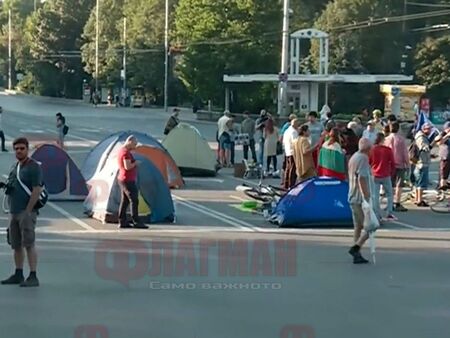 Блокада на Орлов мост в София, линиите на градският транспорт променени заради палатков лагер