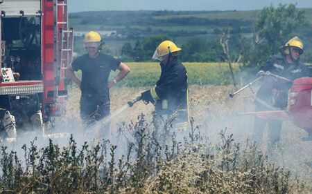 Пожар на косъм да погълне дом за възрастни край Асеновград