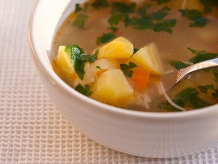 Пъстра зеленчукова супа - как да я приготвим бързо
