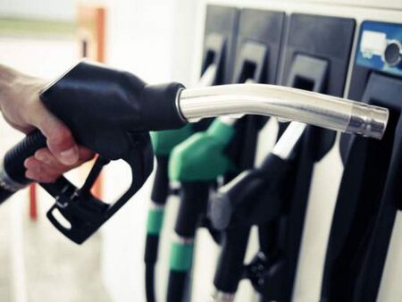 Цените на бензините и дизела леко тръгнаха нагоре