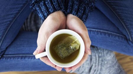 Отслабване със зелен чай: 4 мита, които развенчахме