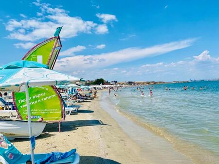 Морето в Бургас се успокои, идеално е за плаж