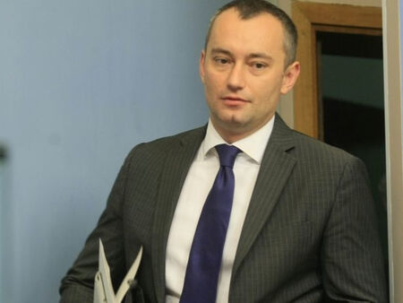 Спрягат Николай Младенов за нов министър-председател